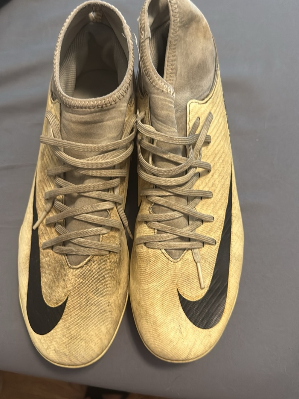 Nike Yellow and Black Men's Athletic Cleats